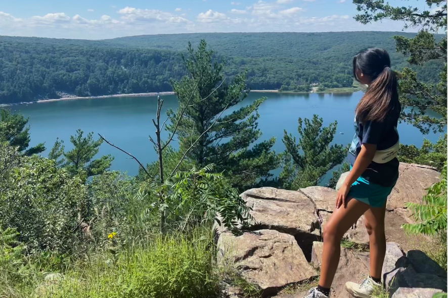 Soumi hiking at Devil’s Lake State Park with friends. 